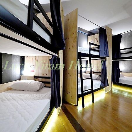 Luck Yimm Hostel (Adults Only) Bangkok Exterior photo