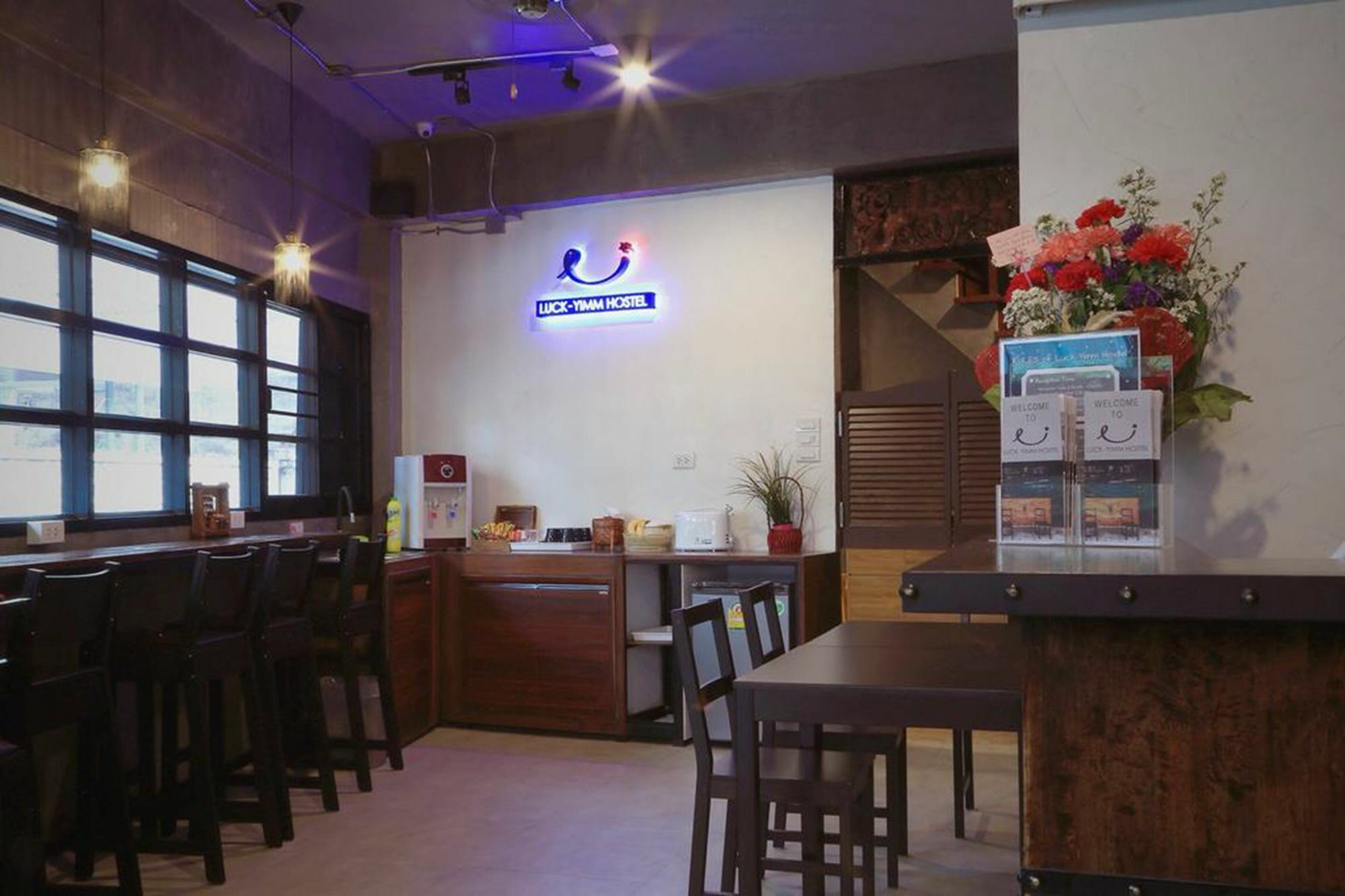 Luck Yimm Hostel (Adults Only) Bangkok Exterior photo