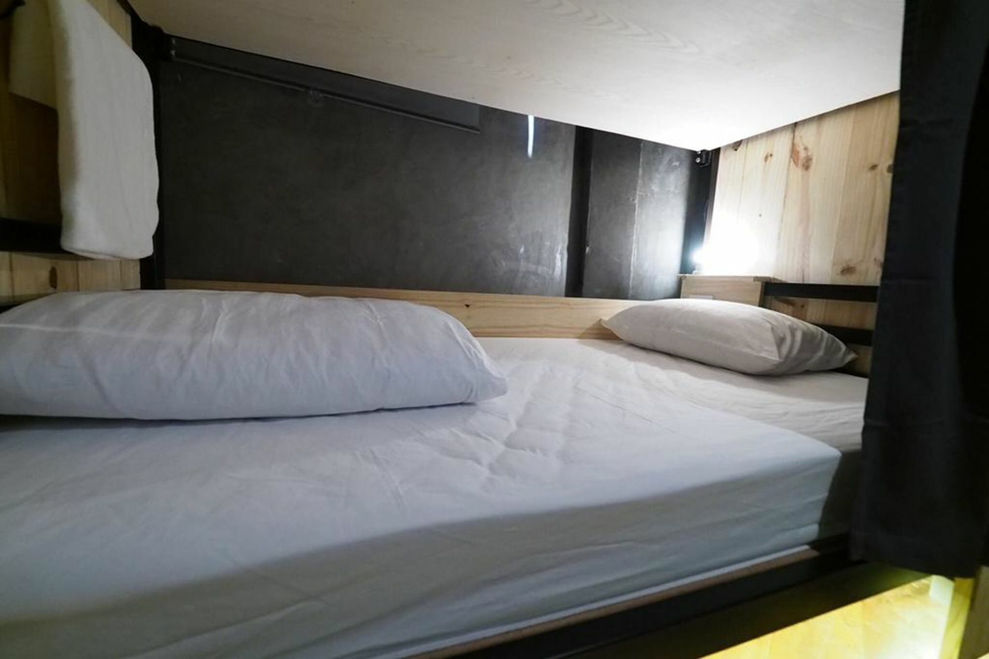 Luck Yimm Hostel (Adults Only) Bangkok Exterior photo